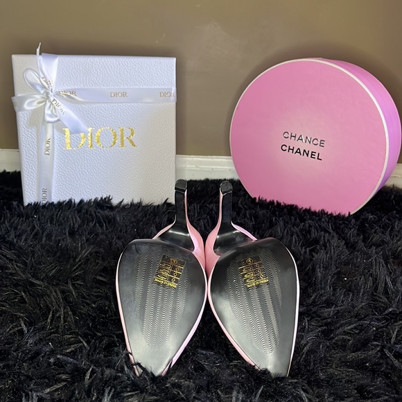 Pink high heels - Picture 2 of 5